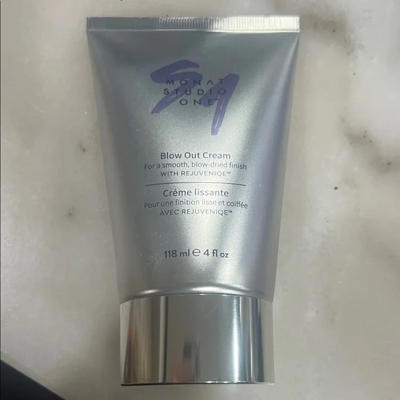 MONAT Studio One Hair Styling Blow Out Cream - Picture 2 of 4